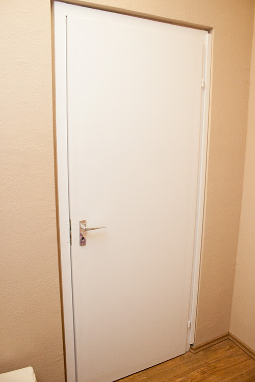 Vezetékcsere: MBCU vezeték ajtószegélyben