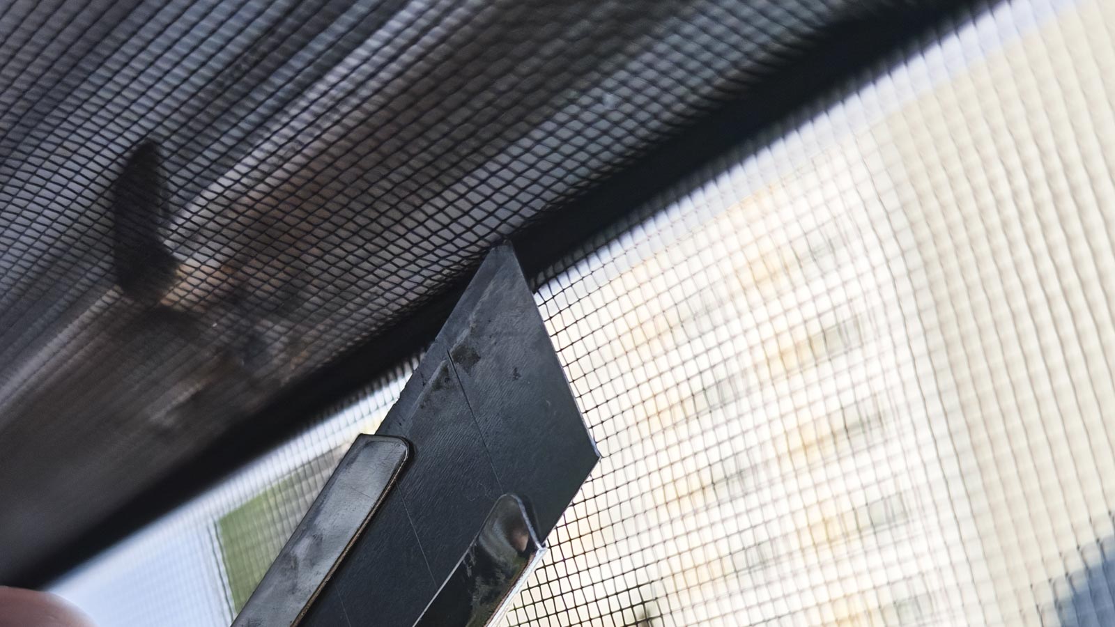 A felesleges részeket sniccerrel tudjuk levágni